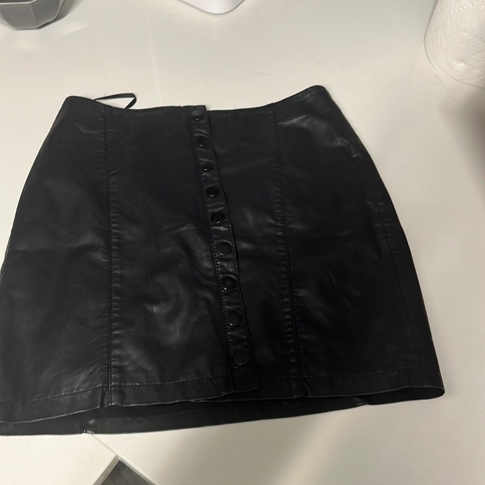 Free People Oh Snap black mini vegan leather skirt 8
